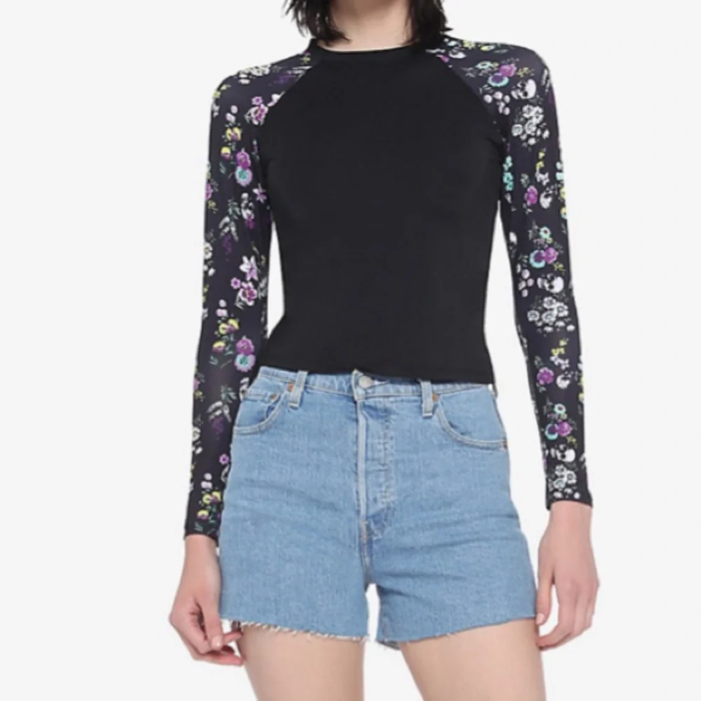 Dark Floral Rash Guard Hot Topic - Picture 1 of 4